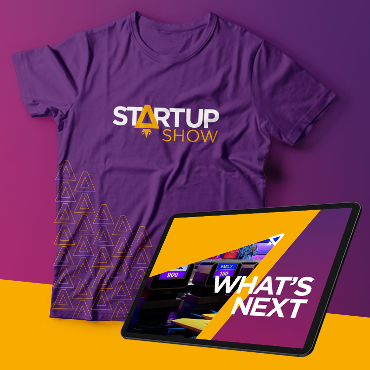 Simulação camisa e tablet startup show. Estratégia